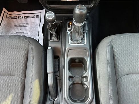 Used 2023 Jeep Gladiator Overland image 18