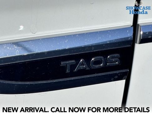 Used 2022 Volkswagen Taos SE w/ IQ.Drive SE Package FWD image 9