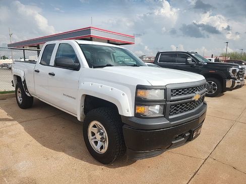 Used 2015 Chevrolet Silverado 1500 W/T w/ Trailering Package image 2