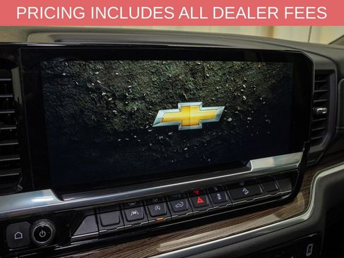 Used 2025 Chevrolet Silverado 1500 LT Trail Boss w/ Convenience Package II AWD/4WD image 14