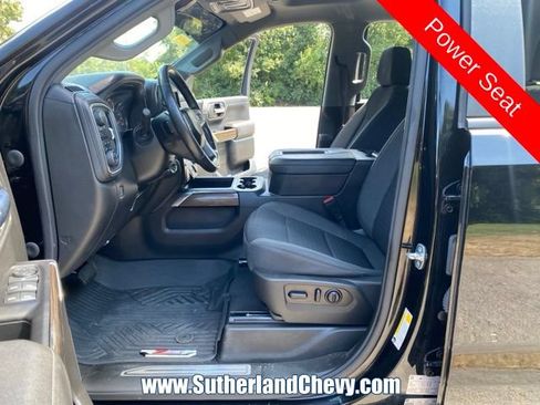 Used 2021 Chevrolet Silverado 1500 LT Trail Boss w/ LPO, Dark Essentials Package AWD/4WD image 18