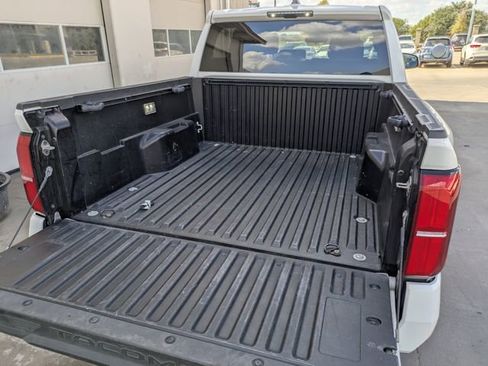 Used 2024 Toyota Tacoma TRD Off-Road image 29