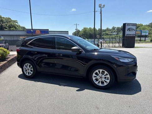 Used 2023 Ford Escape Active w/ Tech Pack #1 FWD image 8