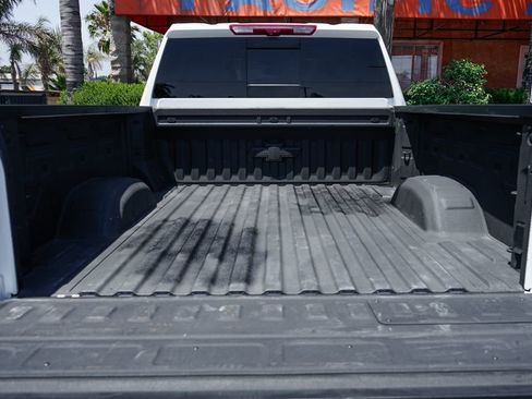 Used 2025 Chevrolet Silverado 2500 LTZ w/ LTZ Premium Package AWD/4WD image 8