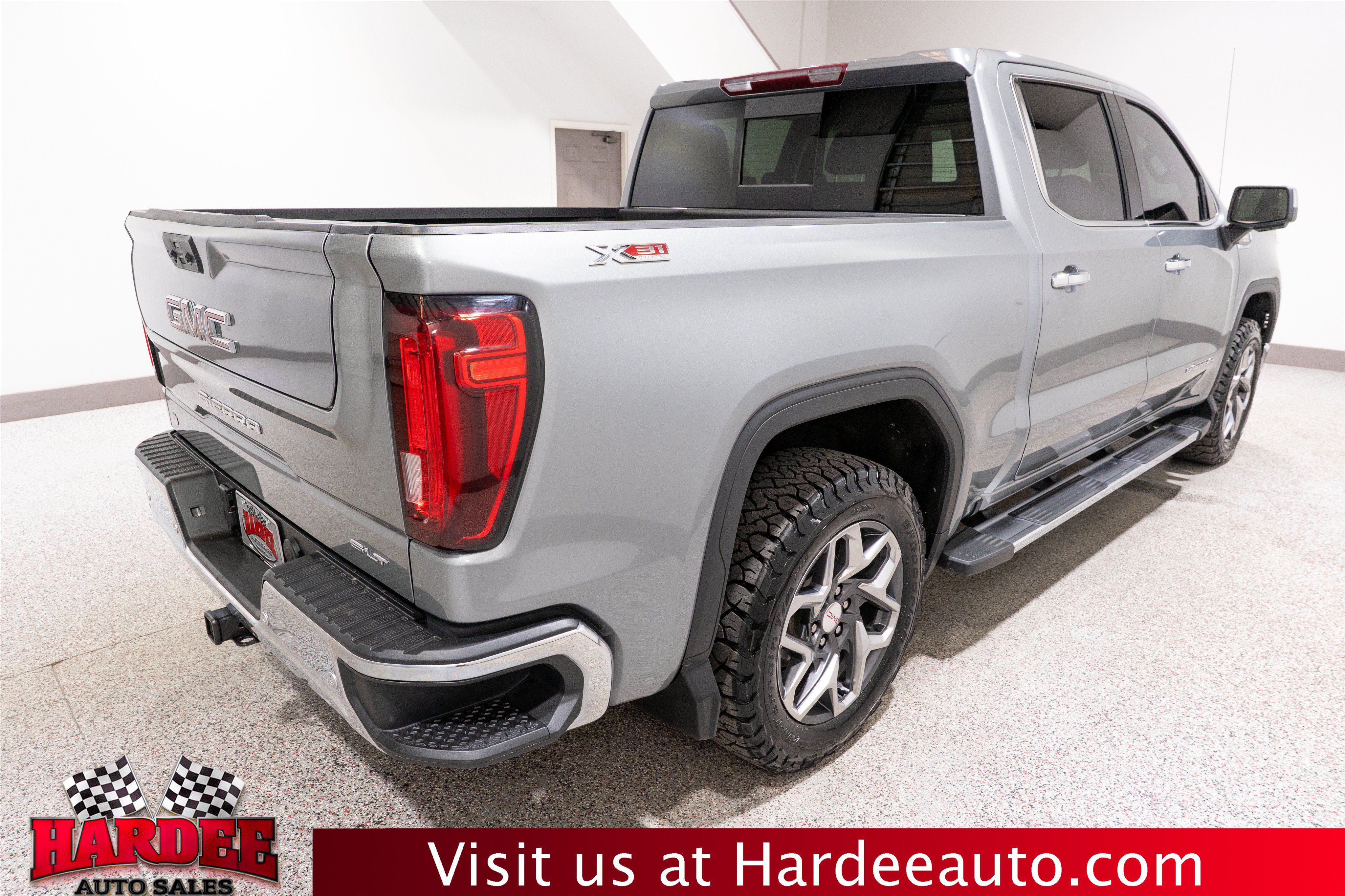 Used 2024 GMC Sierra 1500 SLT w/ SLT Premium Plus Package AWD/4WD image 5