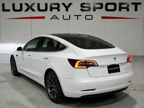 Used 2018 Tesla Model 3 Long Range image 3