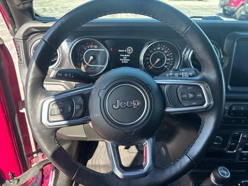 Used 2022 Jeep Wrangler Unlimited Sahara AWD/4WD image 28