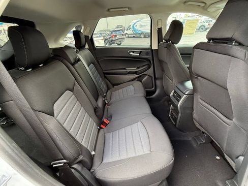 Used 2024 Ford Edge SE AWD/4WD image 3