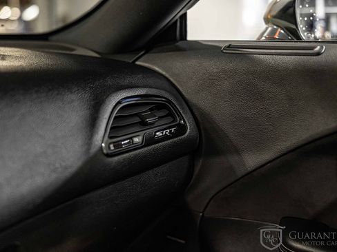 Used 2015 Dodge Challenger SRT image 28