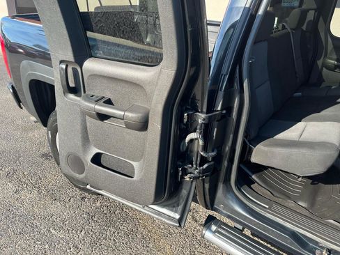 Used 2010 Chevrolet Silverado 1500 LS image 29