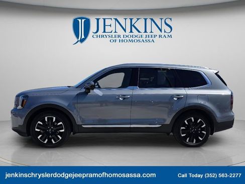 Used 2025 Kia Telluride SX Prestige image 2