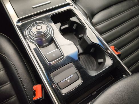 Used 2019 Ford Edge SEL w/ Equipment Group 201A FWD image 26