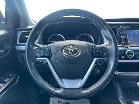Used 2019 Toyota Highlander SE AWD/4WD image 17