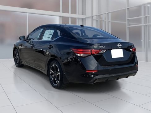 New 2025 Nissan Sentra SV image 2