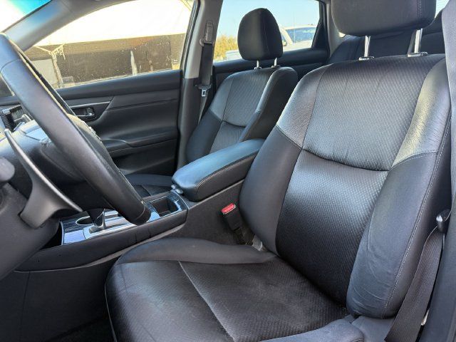 Used 2017 Nissan Altima 2.5 SR w/ Midnight Edition Package FWD image 23