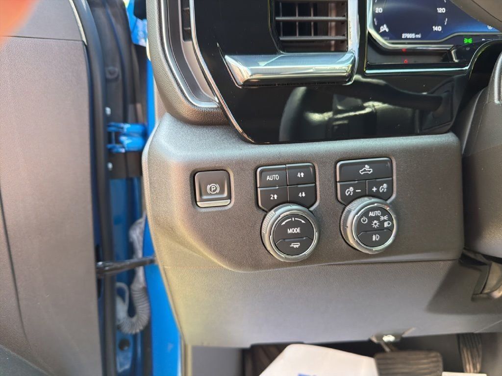 Used 2024 Chevrolet Silverado 1500 RST AWD/4WD image 17