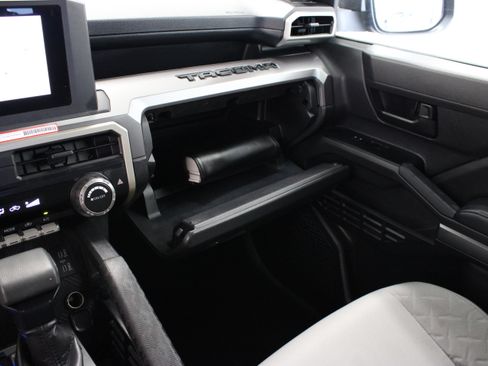 Used 2026 Toyota Tacoma SR5 AWD/4WD image 23