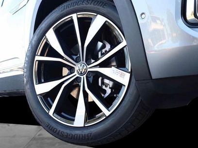 New 2026 Volkswagen Atlas SEL Premium R-Line