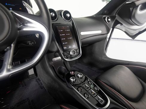 Used 2022 McLaren GT RWD image 20