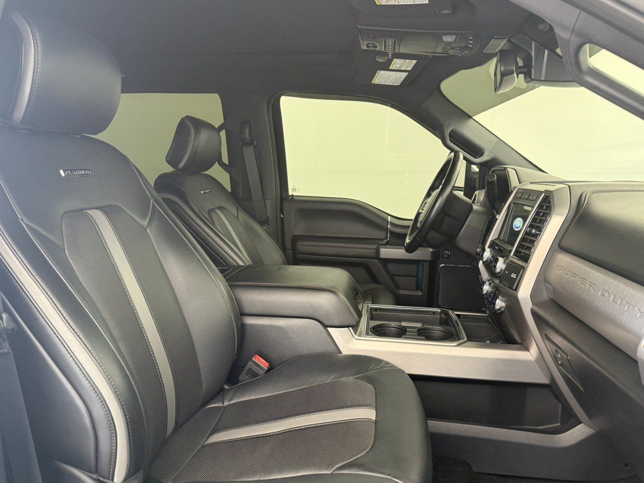 Certified 2019 Ford F250 Platinum w/ Platinum Ultimate Package AWD/4WD image 10