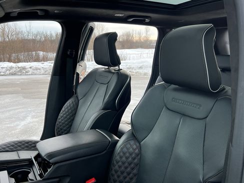 Used 2024 Jeep Grand Cherokee Summit image 19