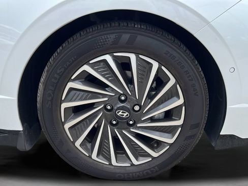 Used 2025 Hyundai Sonata Limited FWD image 35