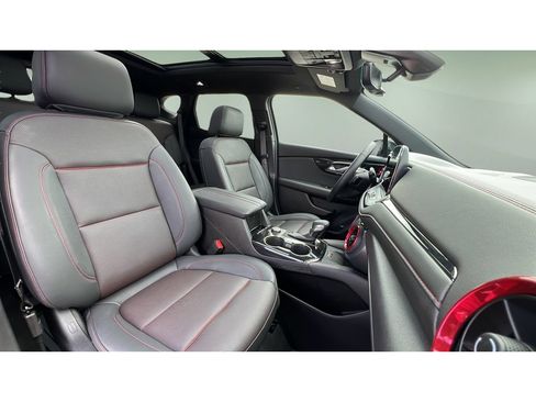 Certified 2025 Chevrolet Blazer RS w/ Driver Confidence II Package AWD/4WD image 32