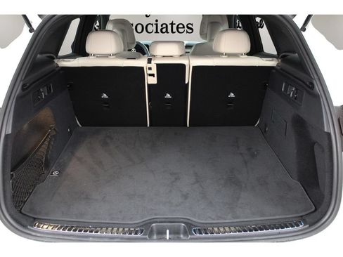 Used 2025 Mercedes-Benz GLC 300 image 30