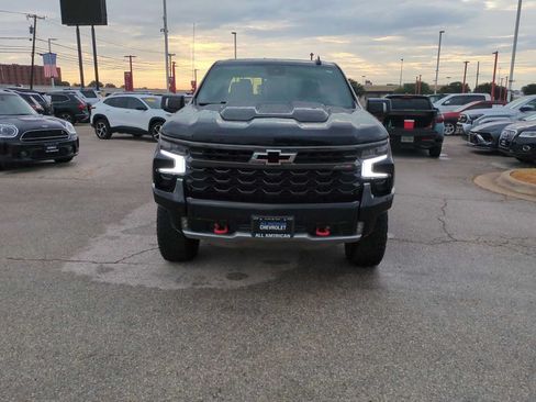 Used 2025 Chevrolet Silverado 1500 ZR2 w/ Technology Package AWD/4WD image 3