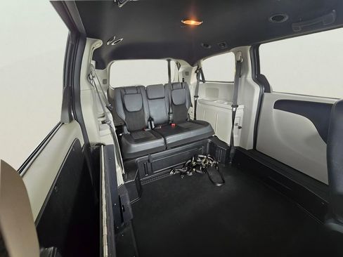 Used 2020 Dodge Grand Caravan SXT image 62