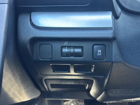 Used 2014 Subaru Forester 2.5i image 25