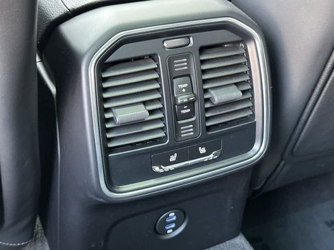 Certified 2023 Porsche Macan AWD/4WD image 14