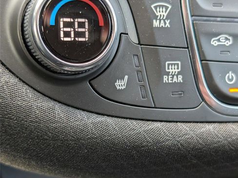 Used 2022 Chevrolet Malibu LT image 25