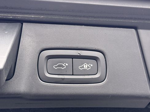 Used 2018 Volvo V90 T6 Cross Country w/ Convenience Package image 36