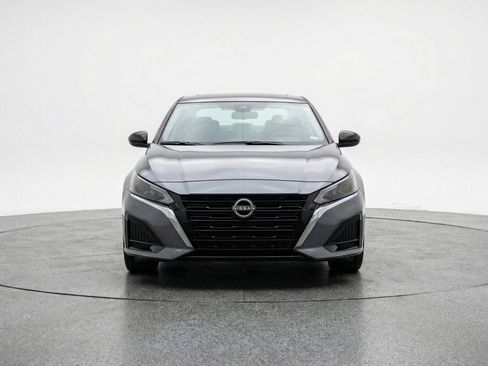 Used 2025 Nissan Altima 2.5 SV image 2
