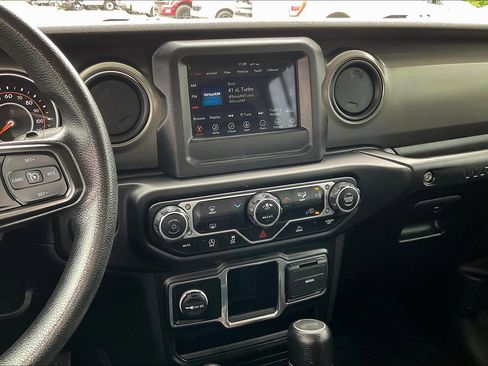 Used 2023 Jeep Wrangler Willys image 6