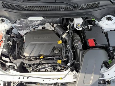 Used 2025 Chevrolet Trax LS FWD image 41