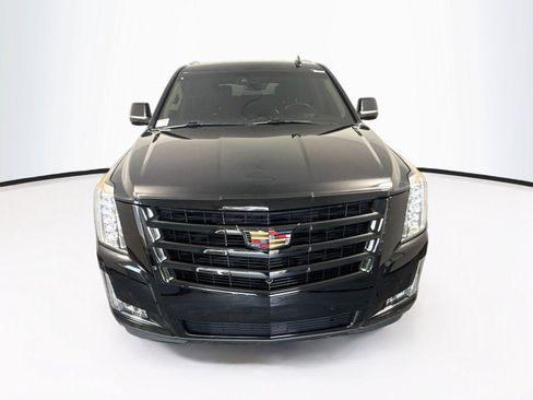 Used 2019 Cadillac Escalade Luxury w/ Escalade Sport Edition AWD/4WD image 2