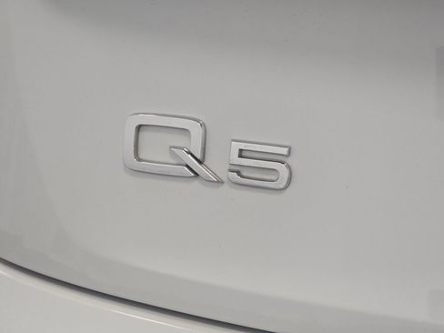 Certified 2025 Audi Q5 2.0T Premium Plus image 33