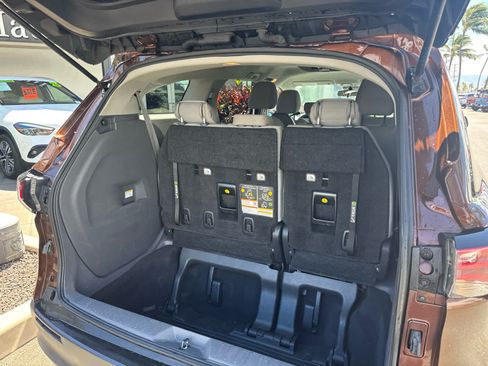 Used 2023 Toyota Sienna LE FWD image 5