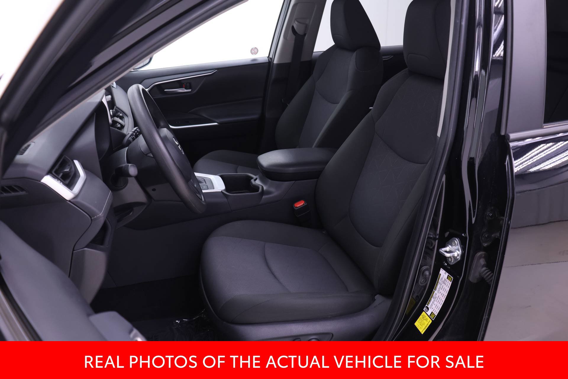 Certified 2025 Toyota RAV4 XLE AWD/4WD image 4