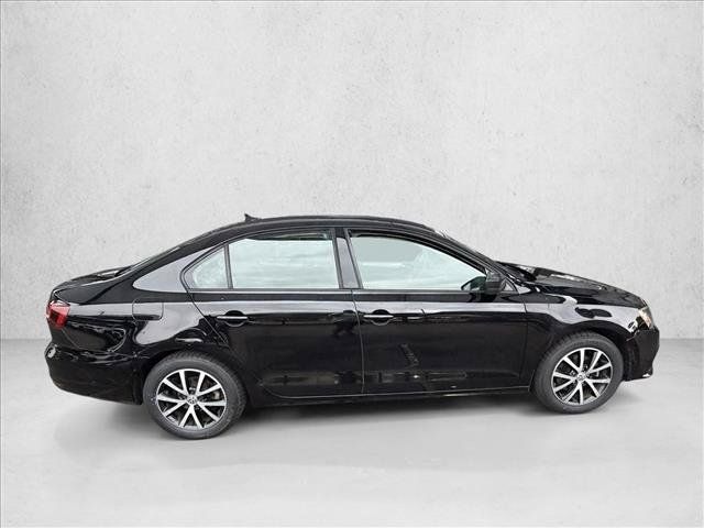 Used 2016 Volkswagen Jetta SE FWD image 4