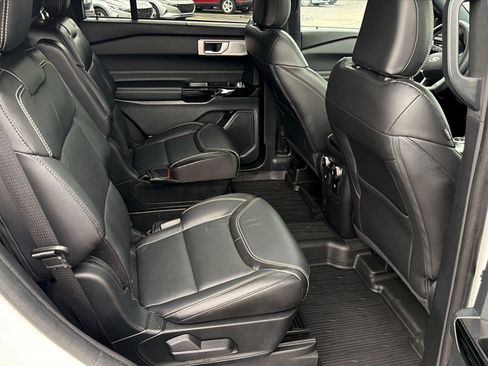 Used 2022 Ford Explorer ST w/ Equipment Group 401A AWD/4WD image 11