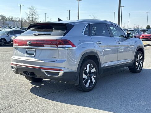 Used 2025 Volkswagen Atlas Cross Sport SEL image 5