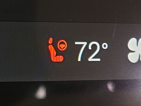 New 2026 Volvo XC60 B5 Plus w/ Climate Package image 16