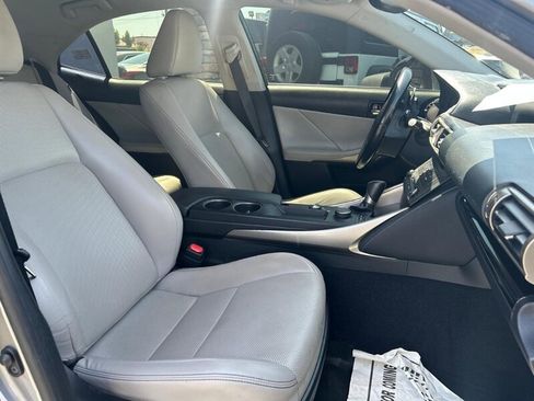 Used 2016 Lexus IS 200t RWD image 19