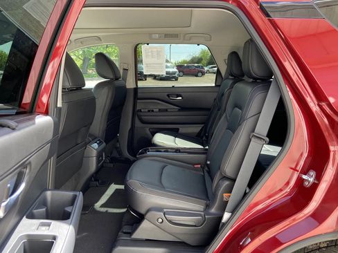 Used 2024 Nissan Pathfinder SL w/ SL Premium Package AWD/4WD image 26