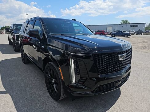 Used 2026 Cadillac Escalade Platinum Sport w/ LPO, ONYX Package AWD/4WD image 6
