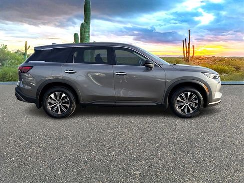 Used 2025 INFINITI QX60 Pure image 3