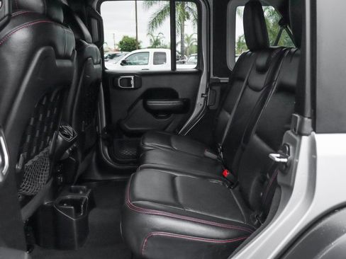 Used 2018 Jeep Wrangler Unlimited Rubicon image 41